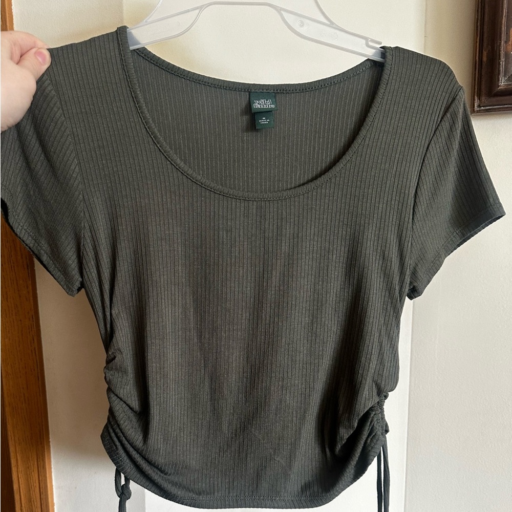 WOMENS green top